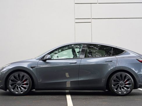 Used 2020 Tesla Model Y Long Range AWD/4WD image 9