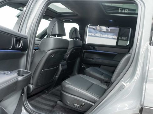 Used 2024 Hyundai Santa Fe Calligraphy AWD/4WD image 36