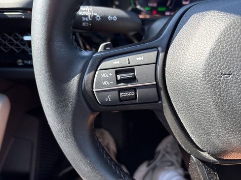 Used 2023 Honda Accord EX-L image 19