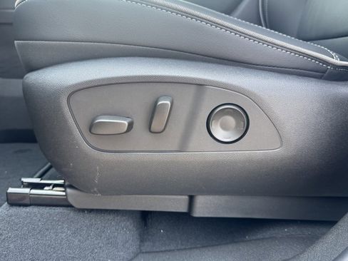 New 2025 Chevrolet Silverado EV LT image 11