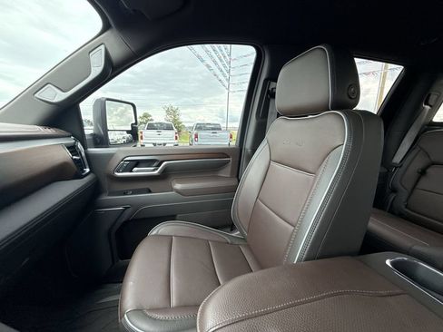 Used 2025 GMC Sierra 2500 Denali AWD/4WD image 31