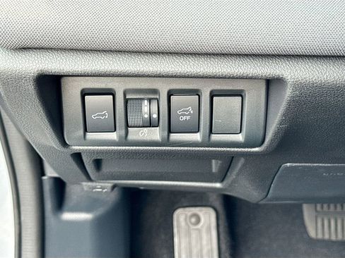Certified 2025 Subaru Outback Premium AWD/4WD image 6
