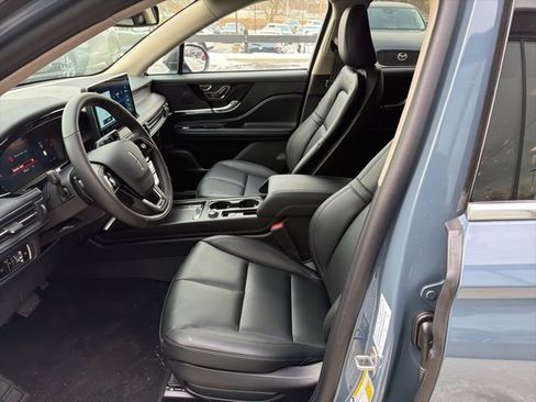 New 2026 Lincoln Corsair Premiere image 8