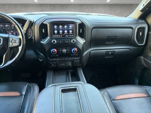 Used 2021 GMC Sierra 1500 AT4 w/ AT4 Value Package AWD/4WD image 3