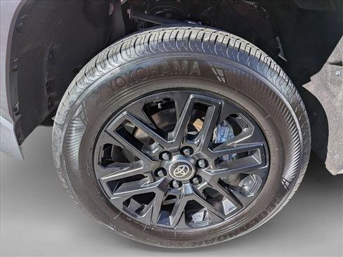 Used 2025 Toyota Tundra Limited image 24