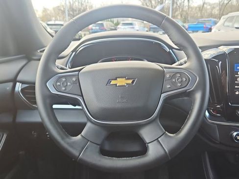 Used 2023 Chevrolet Traverse LT image 15