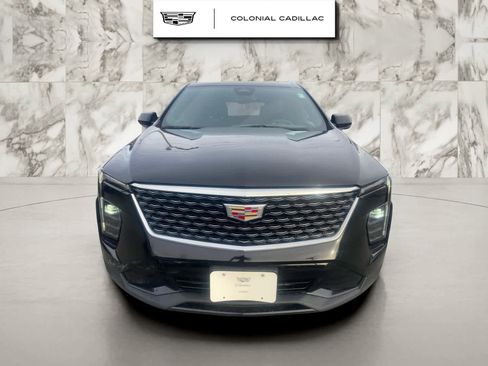 Certified 2024 Cadillac XT4 Premium Luxury image 8