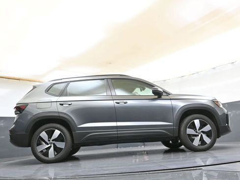 Used 2025 Volkswagen Taos S AWD/4WD image 40