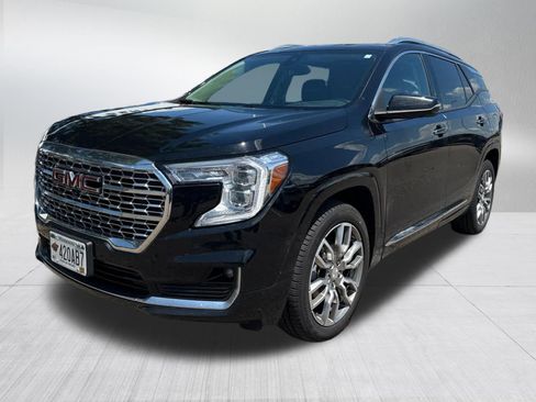 Used 2022 GMC Terrain Denali w/ Denali Premium Package AWD/4WD image 2