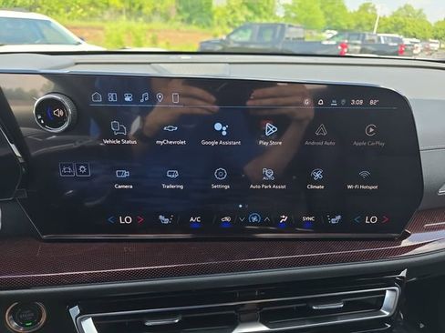 New 2026 Chevrolet Traverse Z71 w/ Enhanced Driving Package AWD/4WD image 24