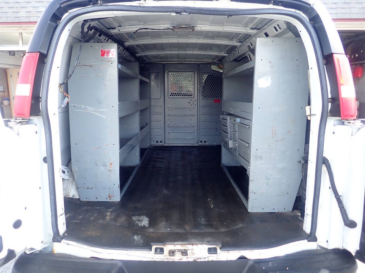 Used 2014 Chevrolet Express 2500 RWD image 12