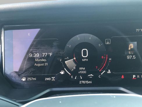 Used 2026 GMC Acadia Elevation w/ Elevation Premium Package AWD/4WD image 2
