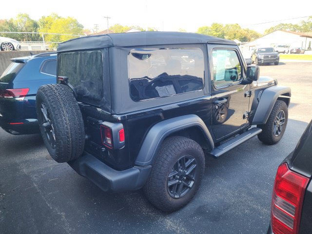 Used 2025 Jeep Wrangler Sport AWD/4WD image 3