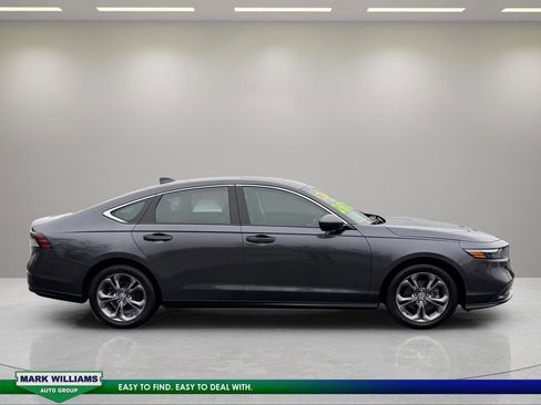 Used 2023 Honda Accord EX image 2