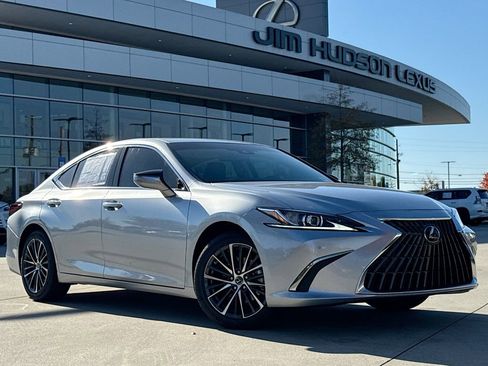 New 2025 Lexus ES 350 image 2