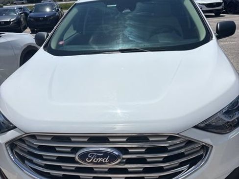 Used 2020 Ford Edge SE w/ Cargo Accessory Package FWD image 2