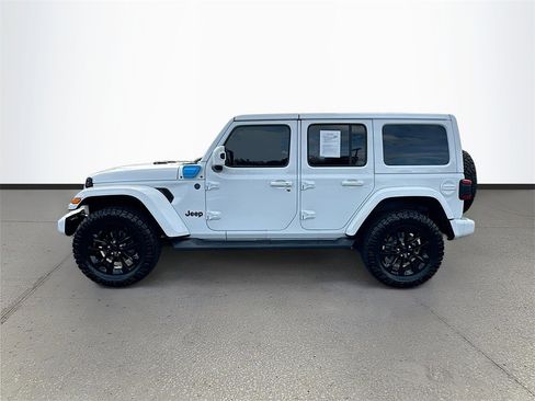 Used 2021 Jeep Wrangler Unlimited Sahara image 4