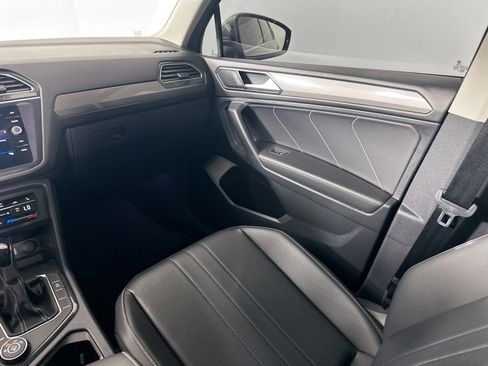 Used 2022 Volkswagen Tiguan SE image 22