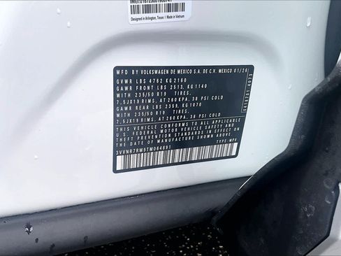 New 2026 Volkswagen Tiguan SE FWD image 19