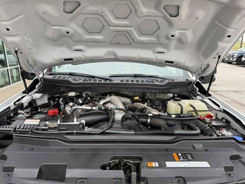 Used 2023 Ford F550 4x4 Crew Cab Super Duty image 19