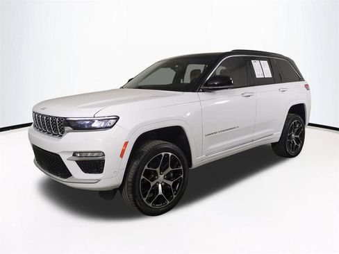 Used 2024 Jeep Grand Cherokee Summit image 9