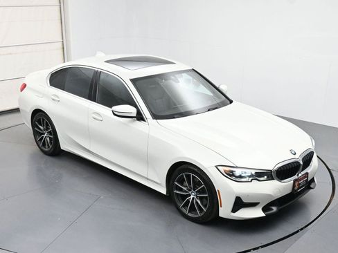 Used 2019 BMW 330i xDrive Sedan w/ Premium Package AWD/4WD image 32