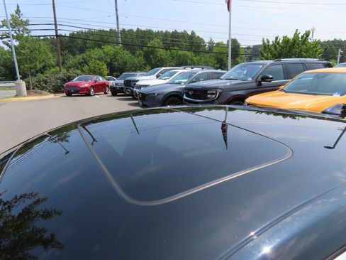Used 2022 Honda Accord Touring image 11