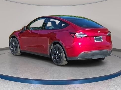 Used 2024 Tesla Model Y Long Range RWD image 7