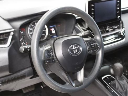 Used 2020 Toyota Corolla LE FWD image 12