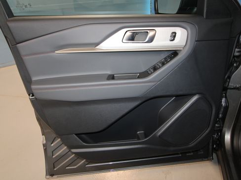 New 2026 Ford Explorer Active AWD/4WD image 4