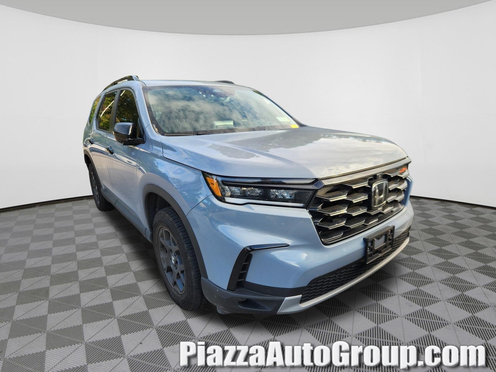 Used 2025 Honda Pilot TrailSport image 1