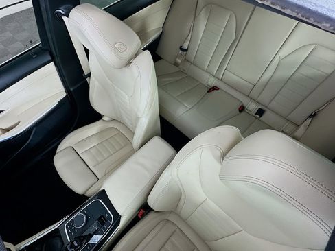 Used 2021 BMW 330i Sedan w/ Convenience Package image 22