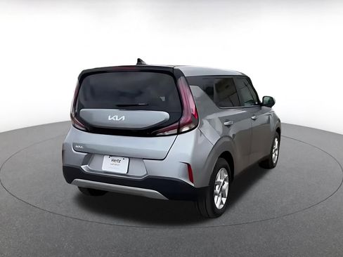 Used 2025 Kia Soul LX w/ LX Technology Package FWD image 14