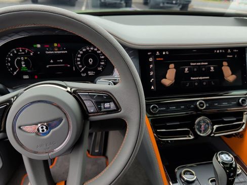 New 2025 Bentley Flying Spur Plug-In Hybrid AWD/4WD image 8