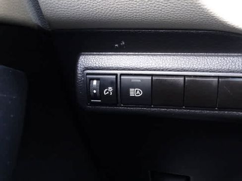 Used 2025 Toyota Corolla LE image 39