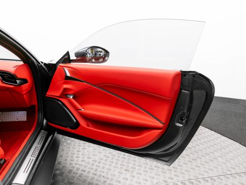 Certified 2024 Ferrari Roma image 34