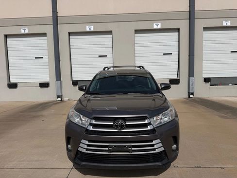 Used 2018 Toyota Highlander XLE image 7