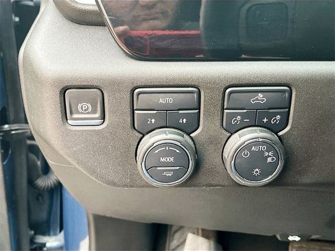 Used 2024 Chevrolet Silverado 1500 LT image 10