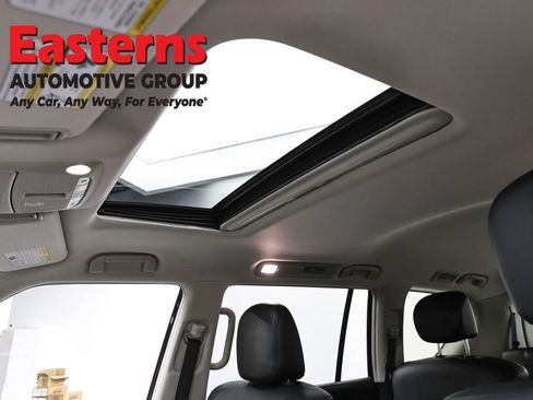 Used 2024 Nissan Armada SL w/ Captain's Chairs Package image 36