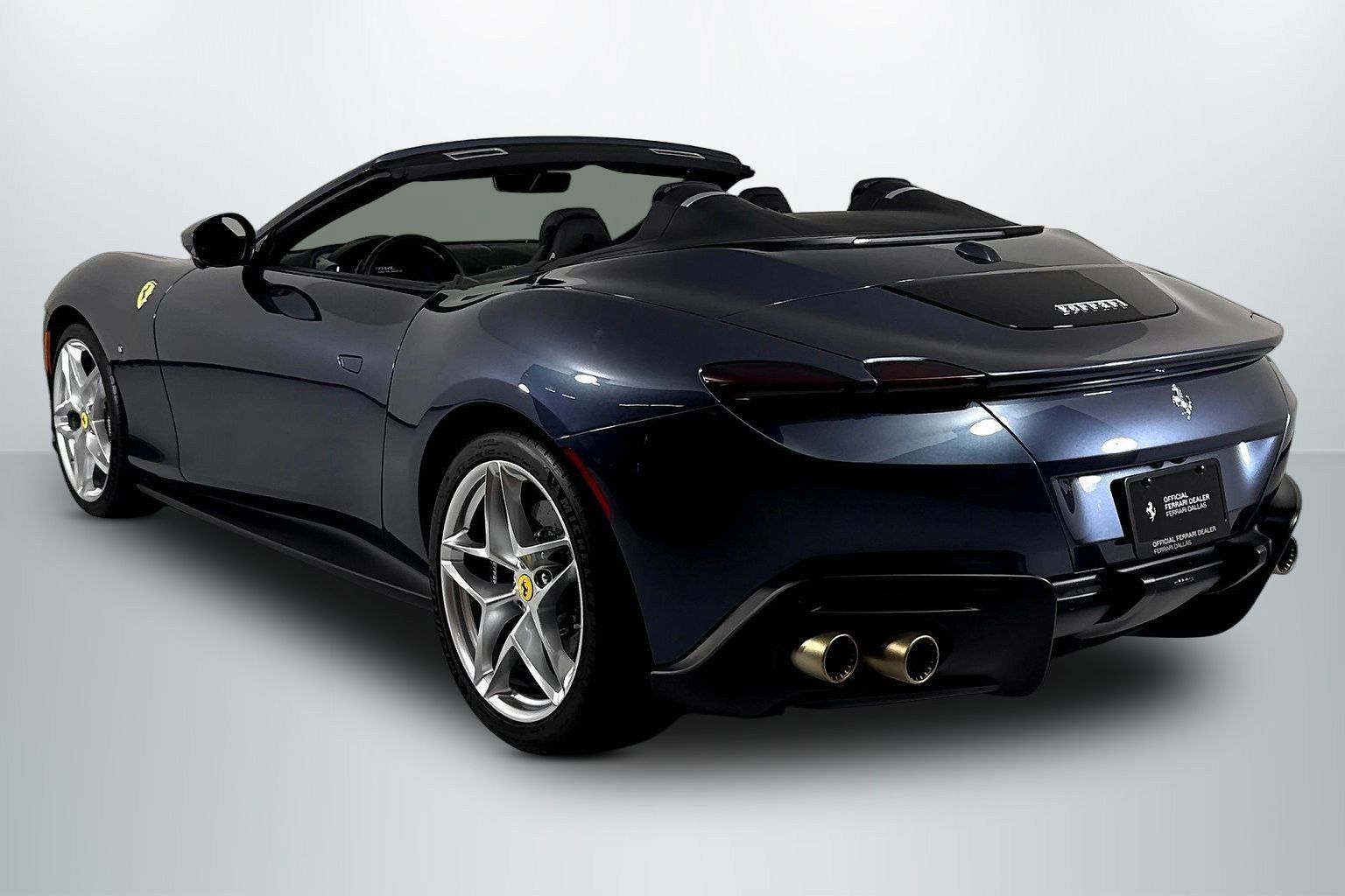 Used 2024 Ferrari Roma Spider RWD image 5