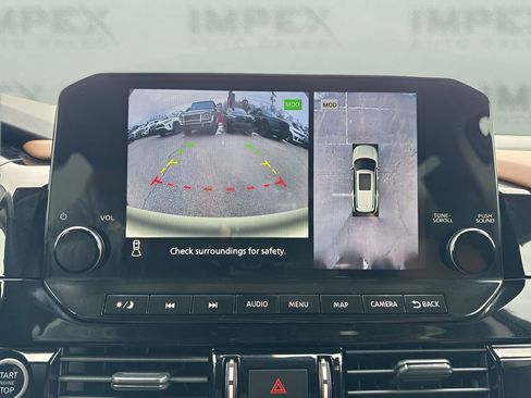 Used 2024 Nissan Pathfinder Platinum image 23