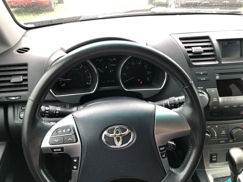 Used 2011 Toyota Highlander 2WD image 17