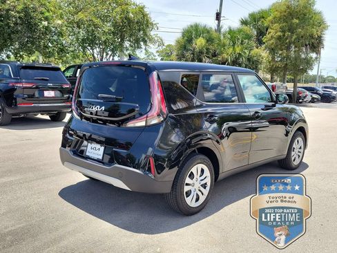Certified 2023 Kia Soul LX FWD image 4