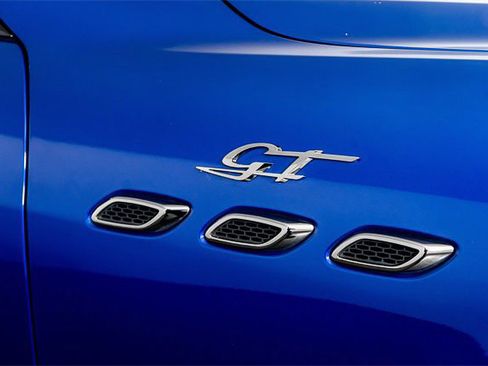 Used 2022 Maserati Levante GT image 26