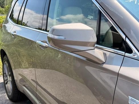 Used 2022 Cadillac XT6 Premium Luxury w/ Technology Package AWD/4WD image 10