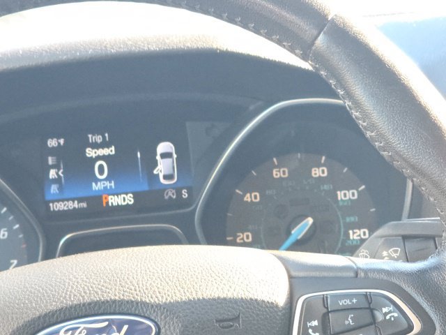 Used 2017 Ford Focus SE w/ SE Winter Package FWD image 8