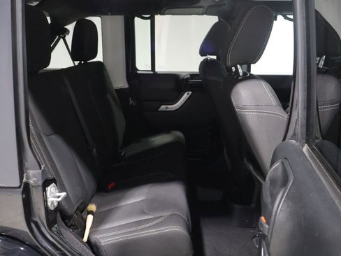 Used 2018 Jeep Wrangler Unlimited Sahara w/ Trailer Tow Group AWD/4WD image 19