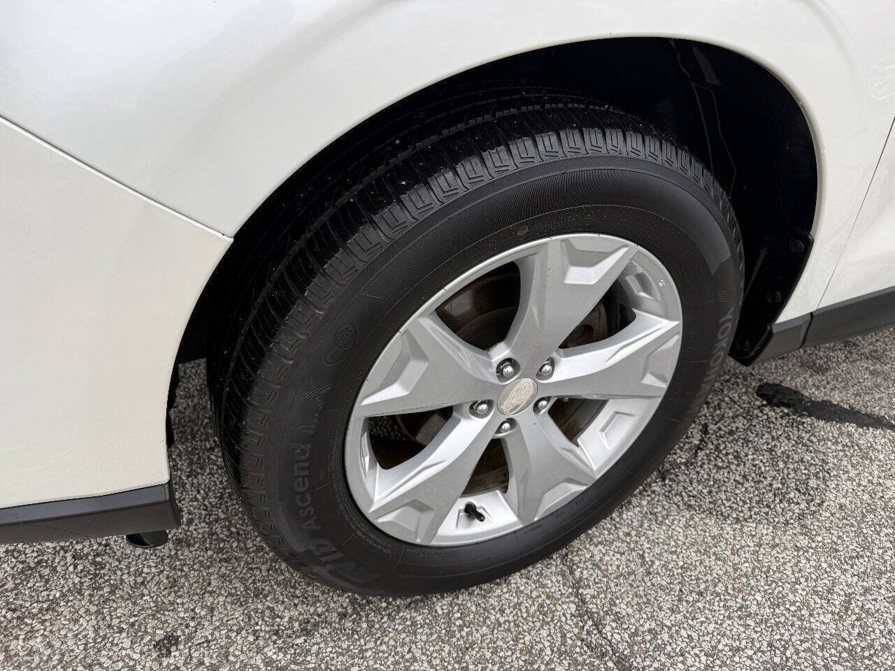 Used 2014 Subaru Forester 2.5i Touring AWD/4WD image 10