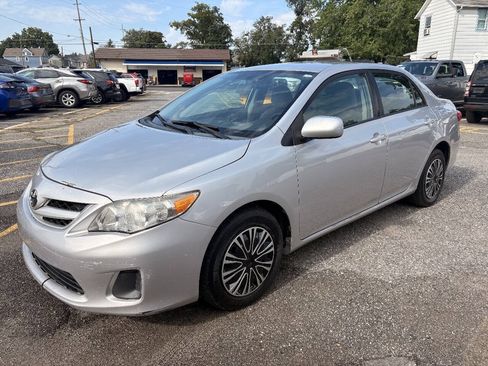 Used 2011 Toyota Corolla LE FWD image 15