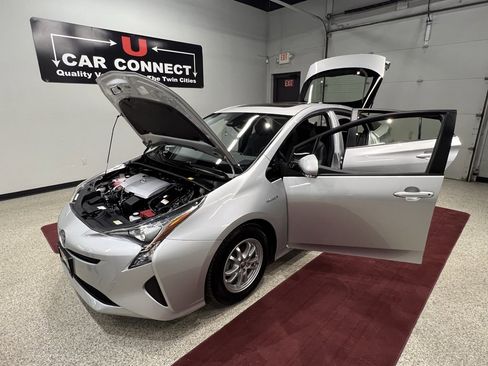 Used 2017 Toyota Prius Four image 62